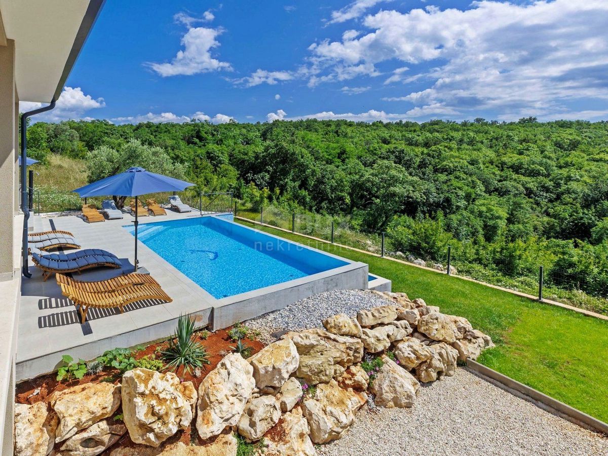 ISTRIA, BRTONIGLA - Villa con vista panoramica sul mare 