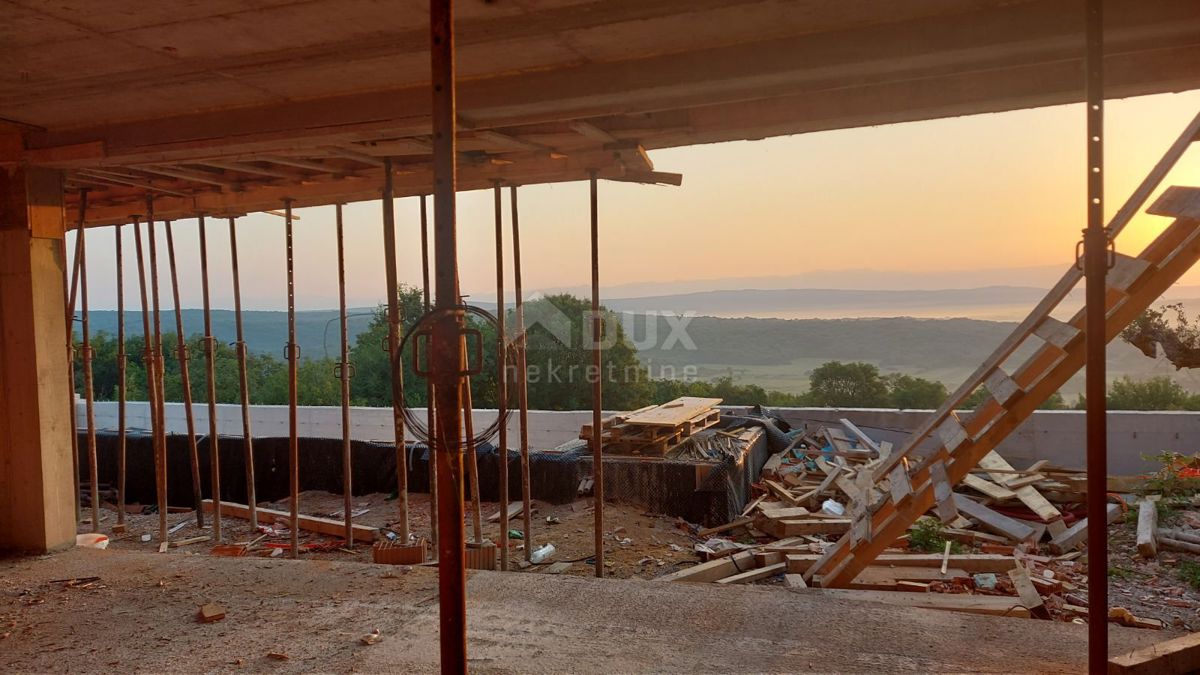 ISOLA DI KRK, CITTÀ DI KRK (dintorni) - villa di lusso in costruzione