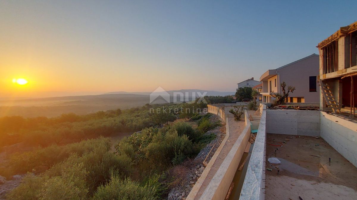 ISOLA DI KRK, CITTÀ DI KRK (dintorni) - villa di lusso in costruzione