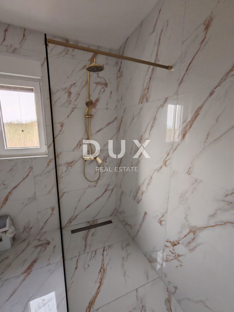 ZADAR, PRIVLAKA - Nuova costruzione! Stupendo attico a soli 140 metri dalla spiaggia con un'irresistibile vista mare! S3