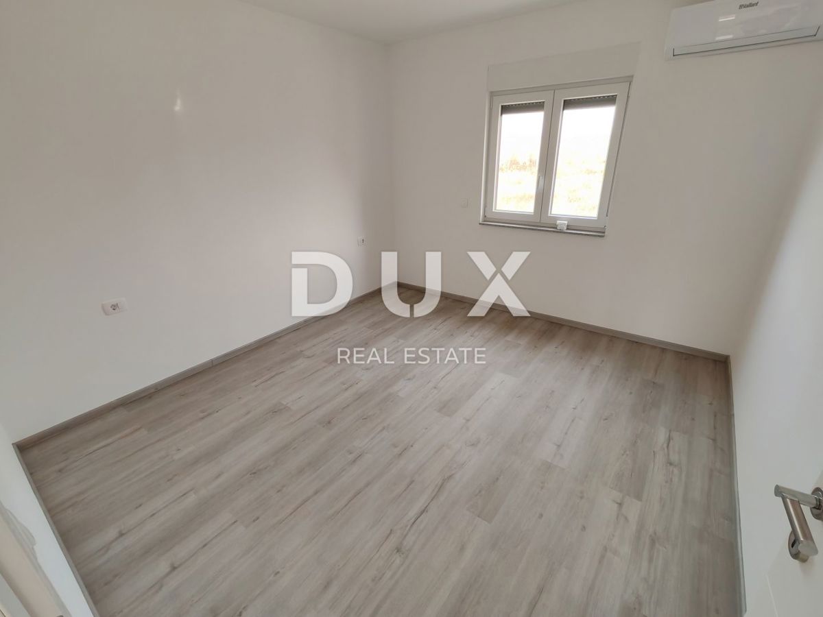 ZADAR, PRIVLAKA - Nuova costruzione! Stupendo attico a soli 140 metri dalla spiaggia con un'irresistibile vista mare! S3