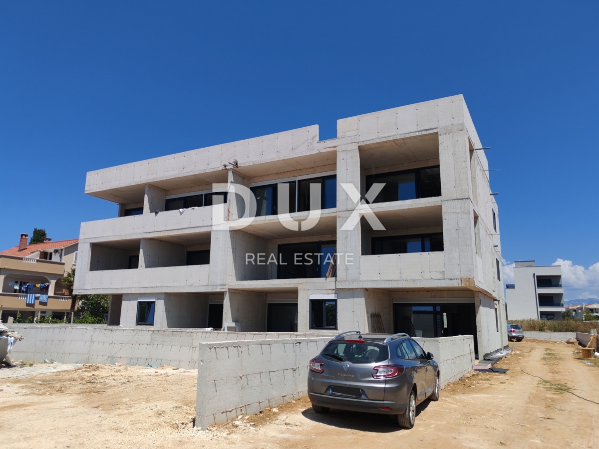 ZADAR, PRIVLAKA - Esclusivo attico con spaziosa terrazza sul tetto a 120 metri dal mare con un'incantevole vista sul mare! S9