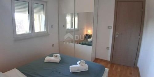 CRIKVENICA, JADRANOVO - lussuoso 1 camera da letto + bagno con terrazzo coperto e posto auto