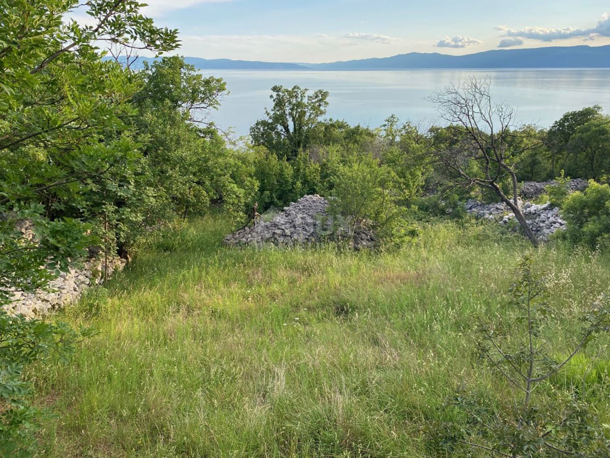 RIJEKA, KOSTRENA - terreno 2.106 m2 con vista mare - a soli 230 metri dal mare! OPPORTUNITÀ!