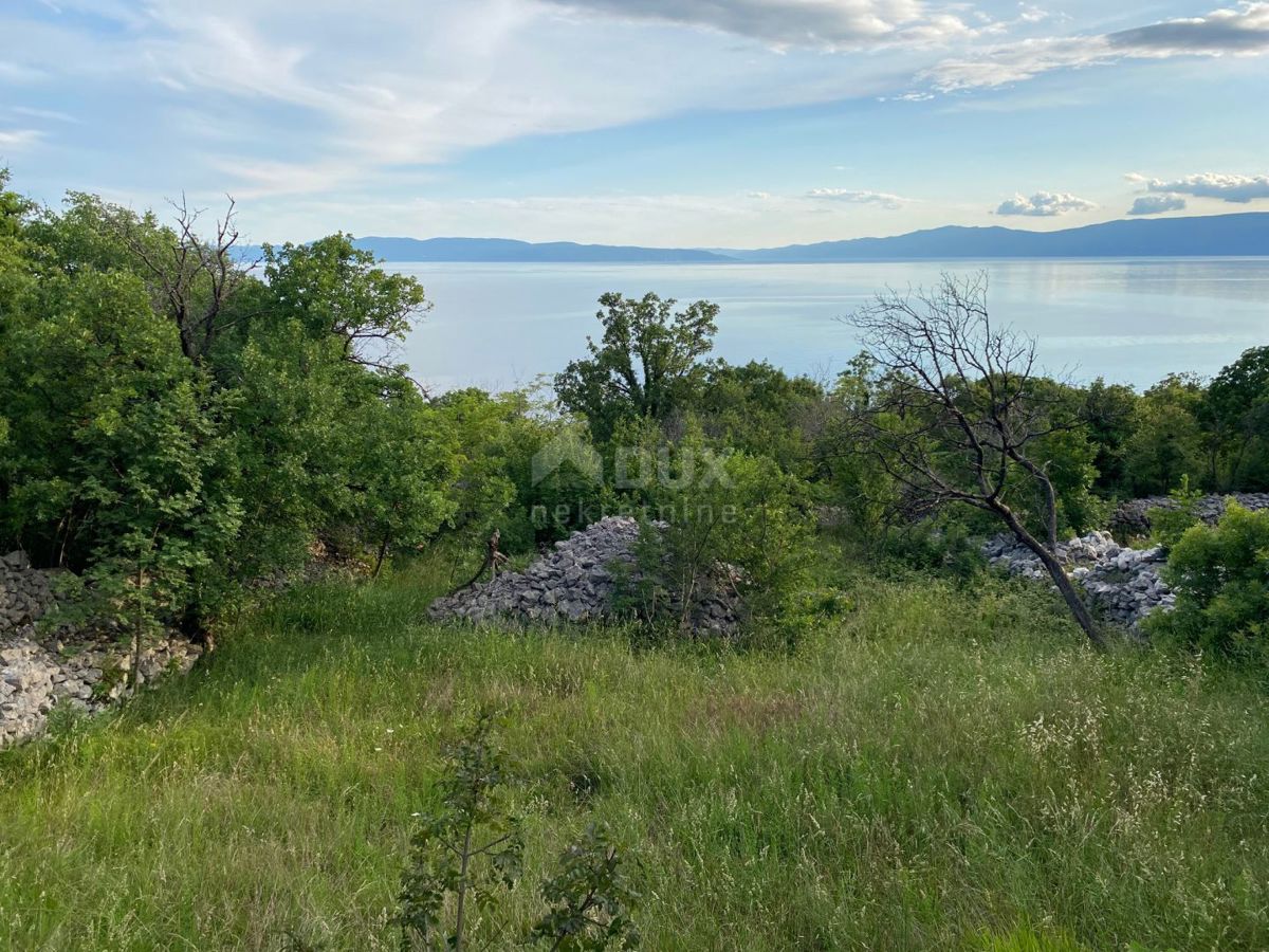 RIJEKA, KOSTRENA - terreno 2.106 m2 con vista mare - a soli 230 metri dal mare! OPPORTUNITÀ!