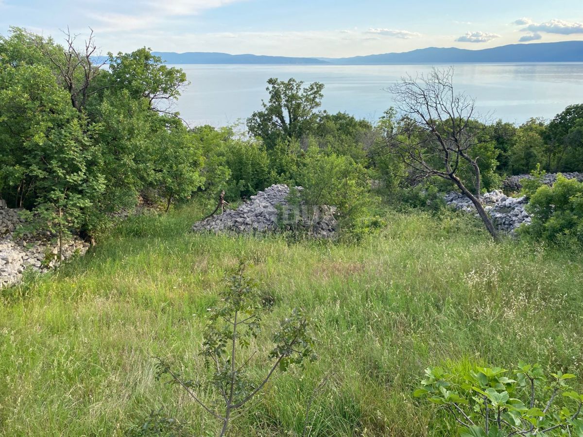 RIJEKA, KOSTRENA - terreno 2.106 m2 con vista mare - a soli 230 metri dal mare! OPPORTUNITÀ!