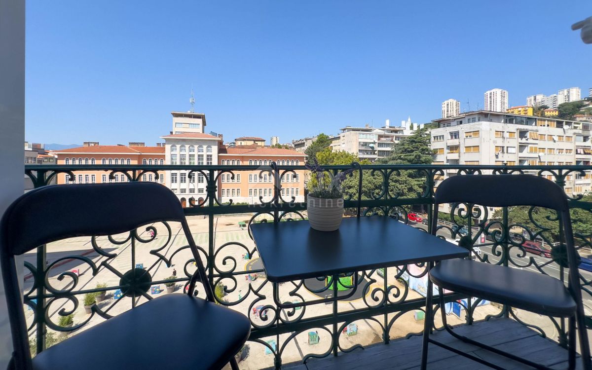 RIJEKA, CENTRO - appartamento, 2 camere da letto + bagno, DECORATO E ARREDATO!!!