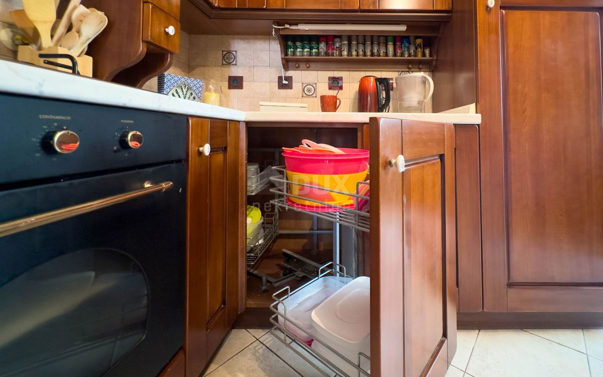 RIJEKA, CENTRO - appartamento, 2 camere da letto + bagno, DECORATO E ARREDATO!!!