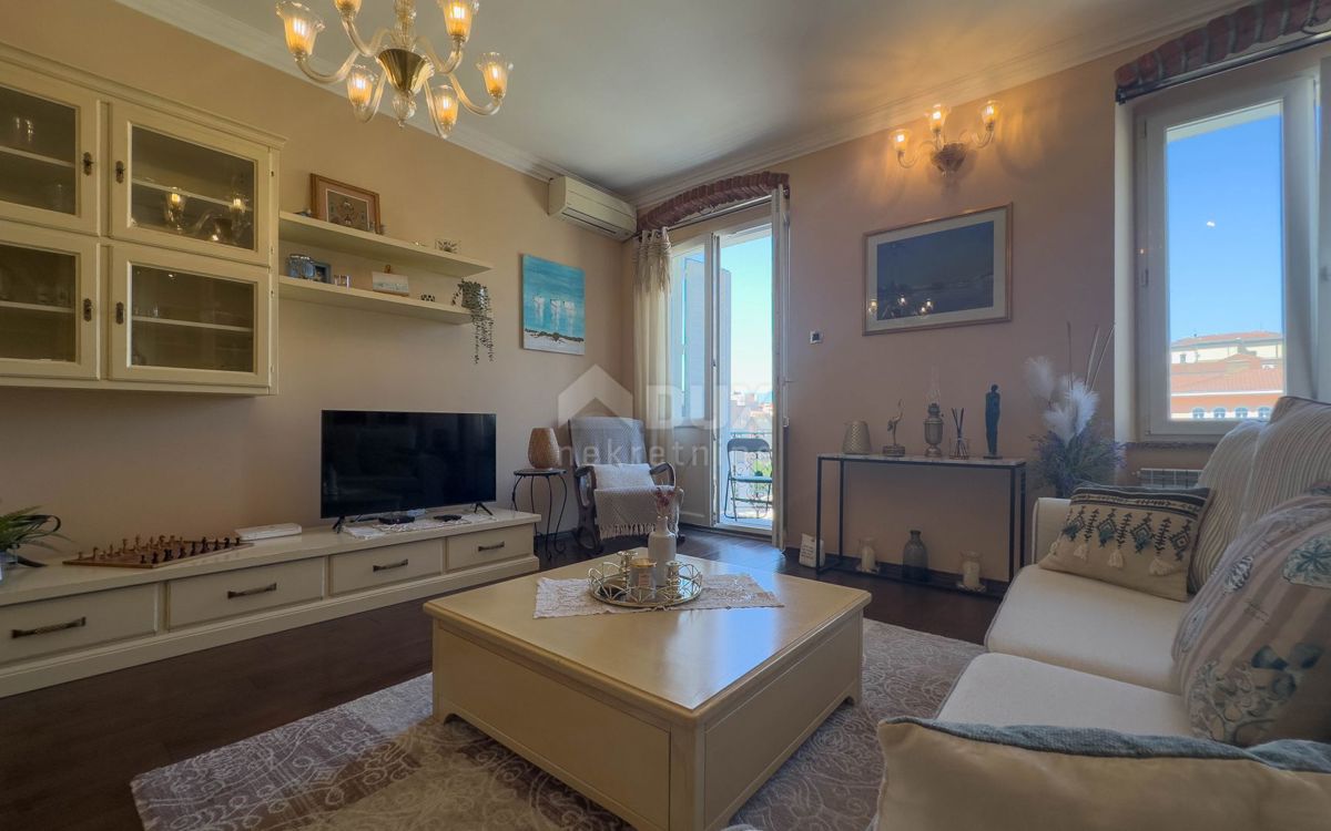 RIJEKA, CENTRO - appartamento, 2 camere da letto + bagno, DECORATO E ARREDATO!!!