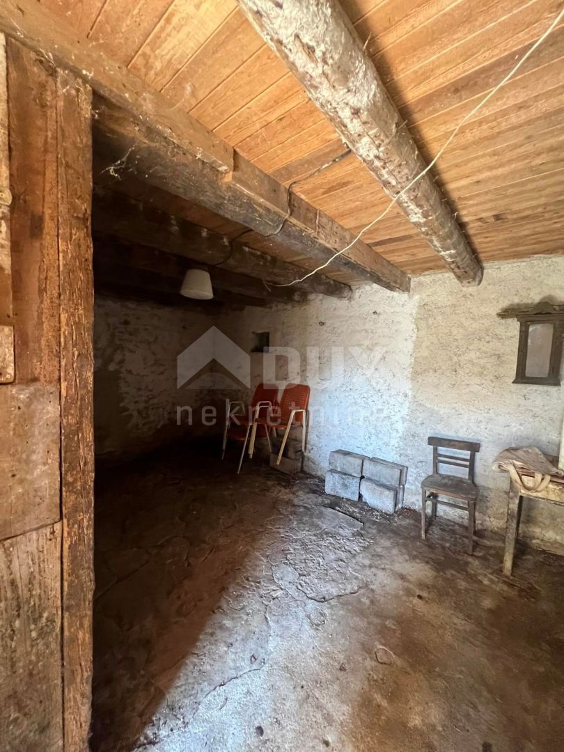 ISTRIA, SVETVINČENAT - Casa in pietra con terreno edificabile