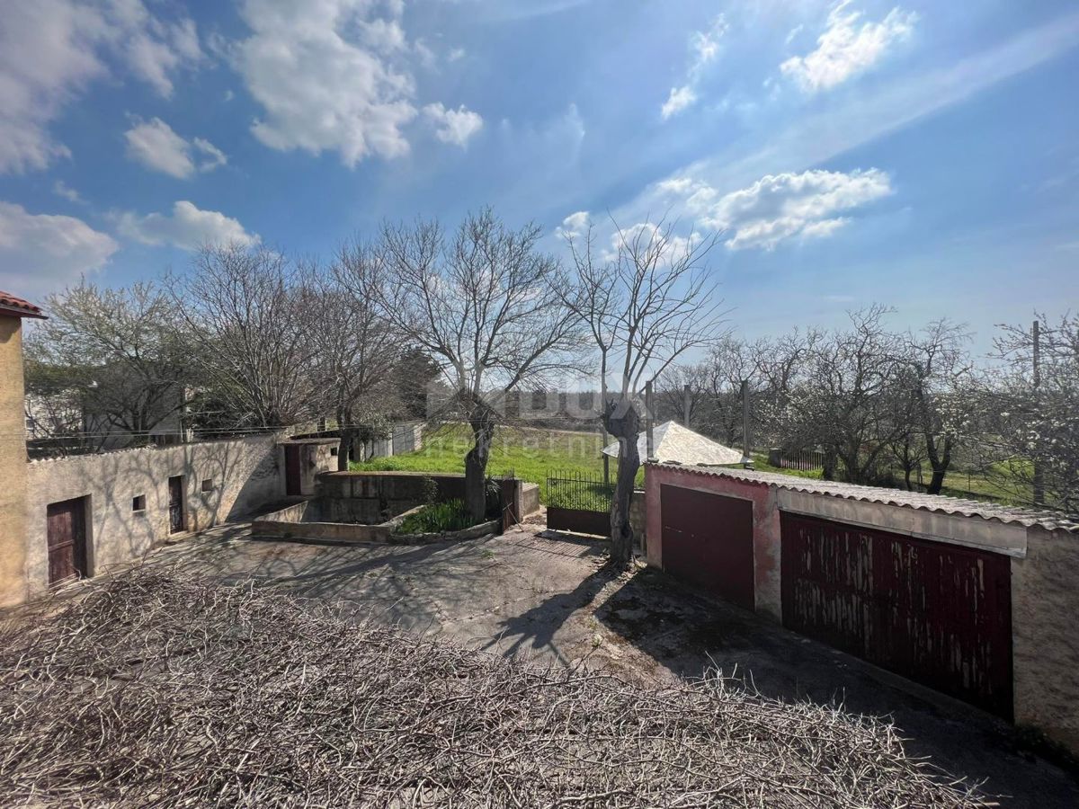 ISTRIA, SVETVINČENAT - Casa in pietra con terreno edificabile