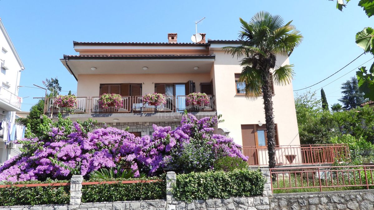 OPATIJA, LOVRAN - casa bifamiliare con bellissima vista sul mare + dintorni 