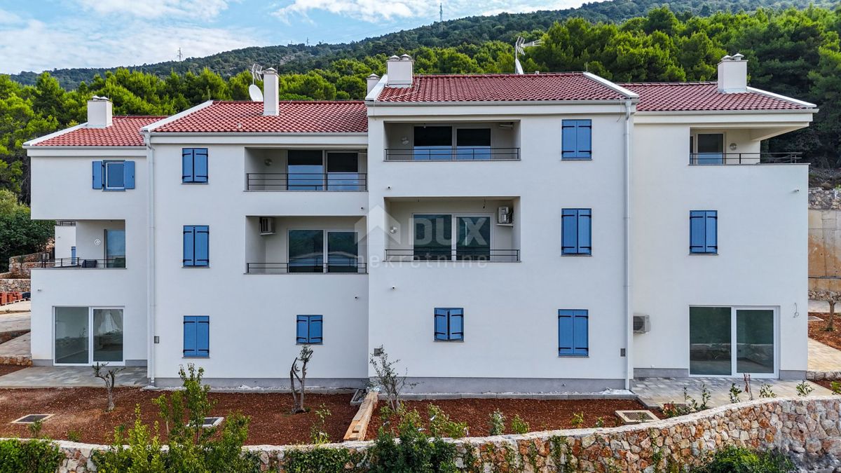 ISOLA DI CRES, CRES - Appartamento con giardino, parcheggio e vista mare