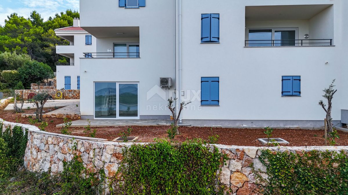 ISOLA DI CRES, CRES - Appartamento con giardino, parcheggio e vista mare