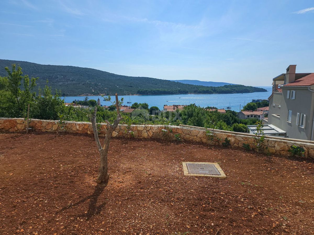 ISOLA DI CRES, CRES - Appartamento con giardino, parcheggio e vista mare