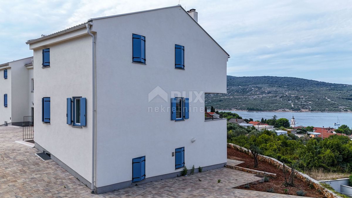 ISOLA DI CRES, CRES - Appartamento con giardino, parcheggio e vista mare