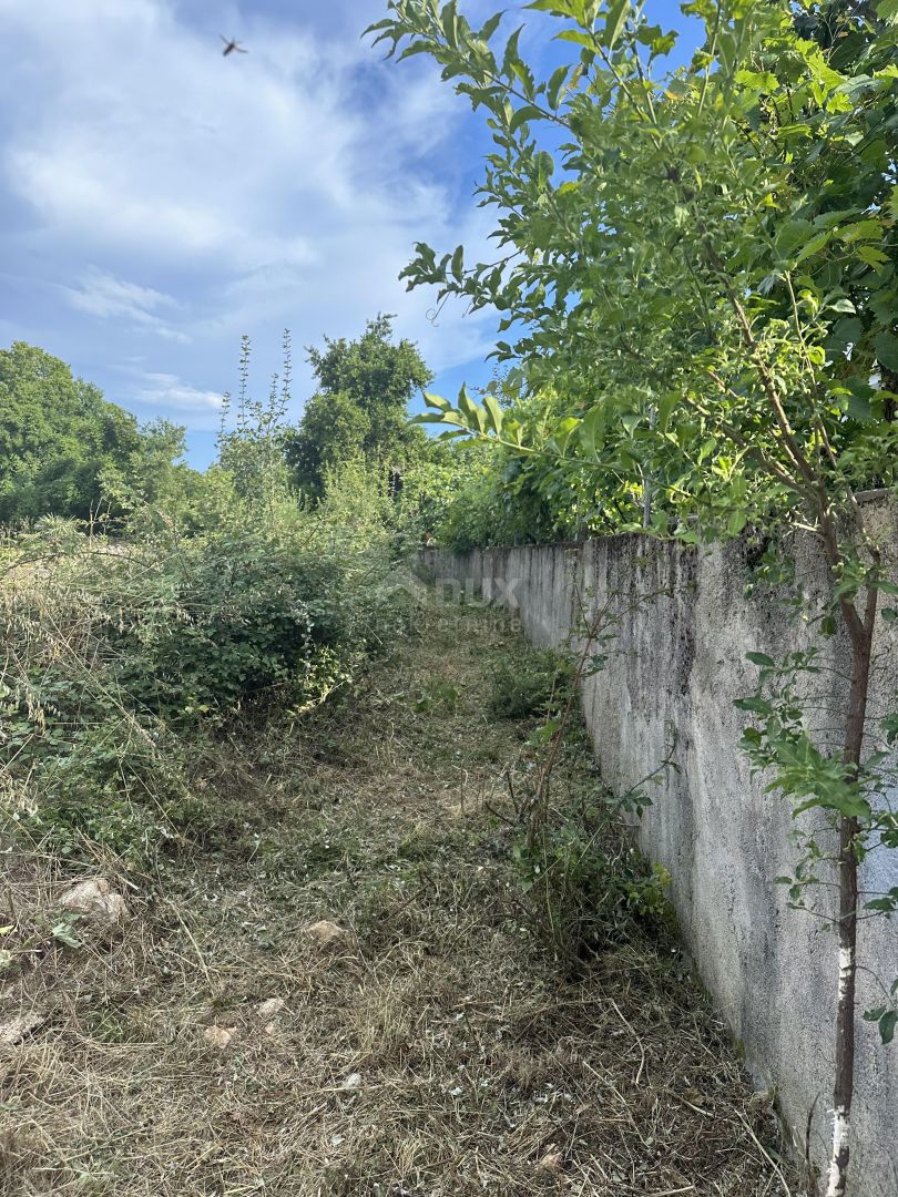 ISOLA DI KRK, DINTORNI DI DOBRINJA - terreno edificabile in una posizione tranquilla 