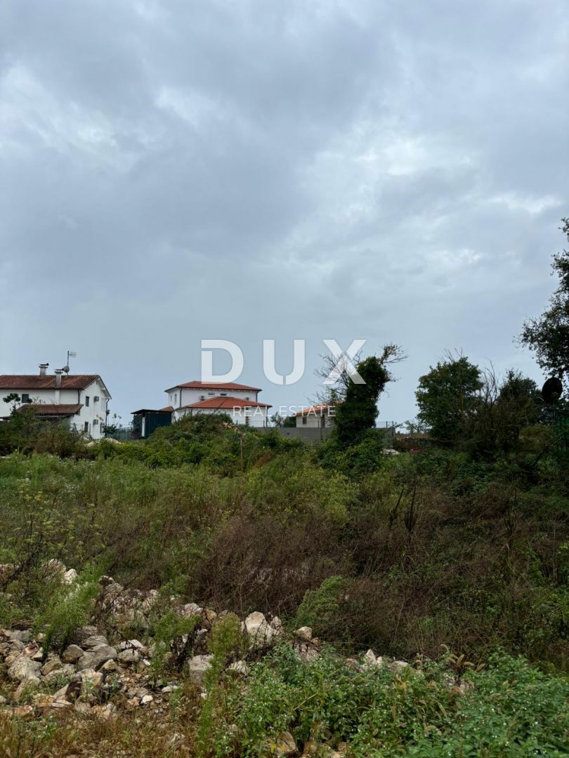 ISTRIA, KANFANAR - Terreno abbinabile vicino al centro del paese