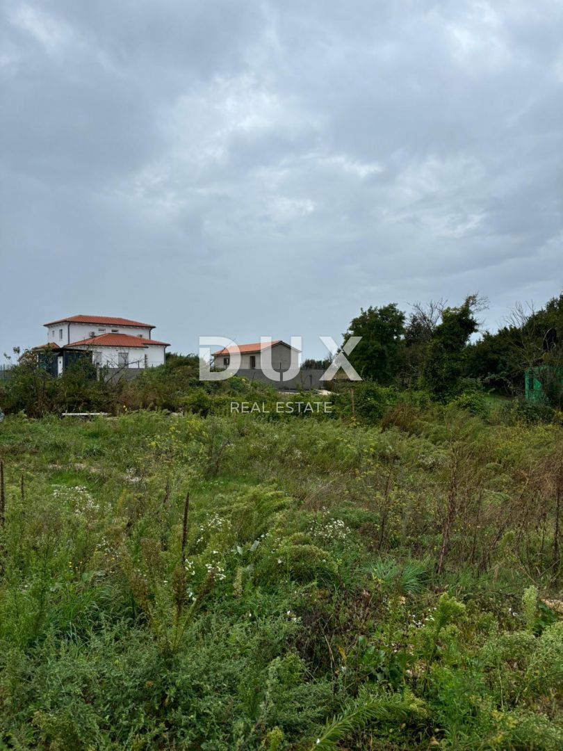 ISTRIA, KANFANAR - Terreno abbinabile vicino al centro del paese