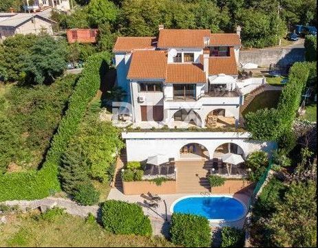 RIJEKA, VIŠKOVO, SARŠONI - casa indipendente con piscina e vista mare + ampio giardino! OPPORTUNITÀ!