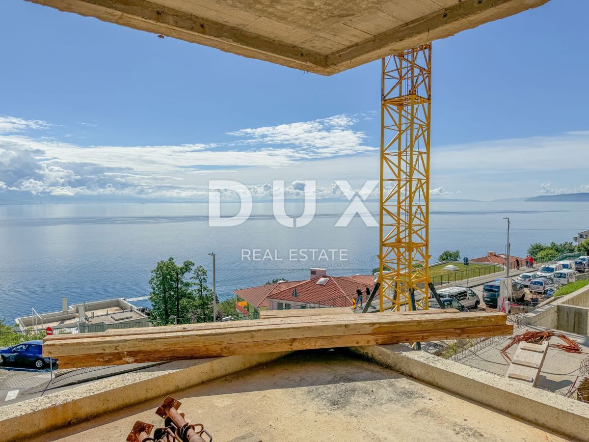 OPATIJA, CENTRO - ottimo appartamento in un nuovo edificio con ampia terrazza, garage e jacuzzi, ottima posizione