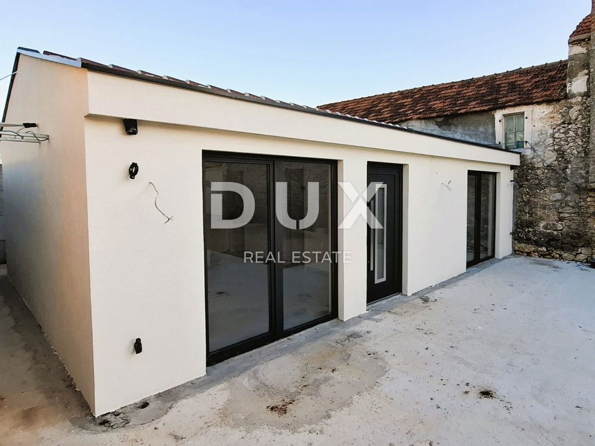 ZADAR, ŽERAVA - Bella casa con annesso in una posizione tranquilla