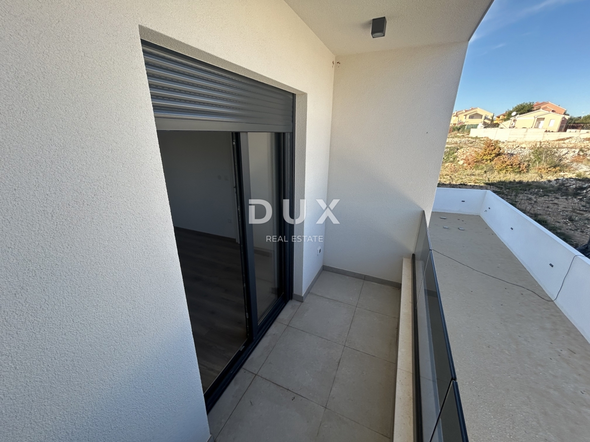 ŠIBENIK, VODICE - Confortevole appartamento duplex in posizione tranquilla