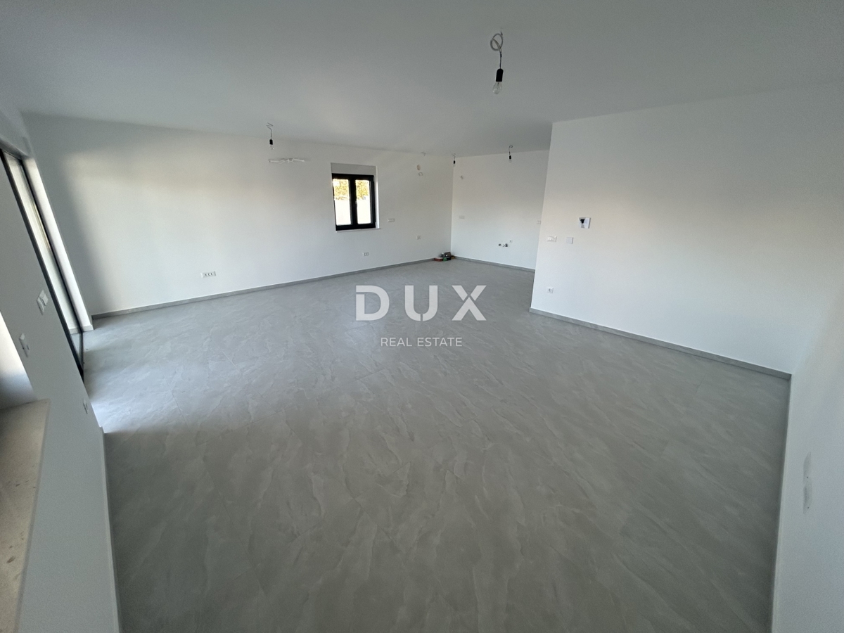 ŠIBENIK, VODICE - Confortevole appartamento duplex in posizione tranquilla