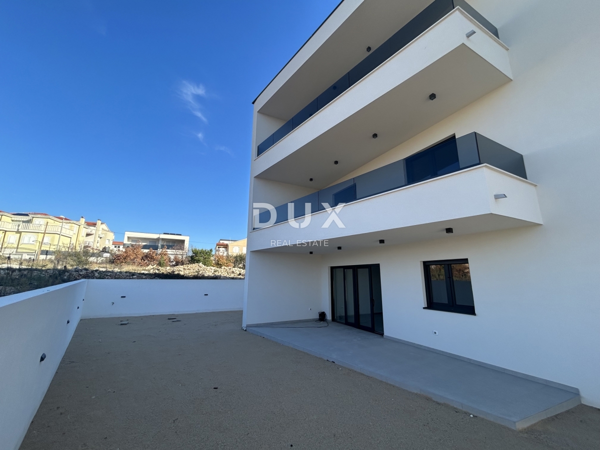 ŠIBENIK, VODICE - Confortevole appartamento duplex in posizione tranquilla