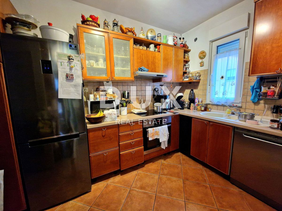 RIJEKA, SRDOČI - appartamento su due piani con 4 camere da letto, 145m2