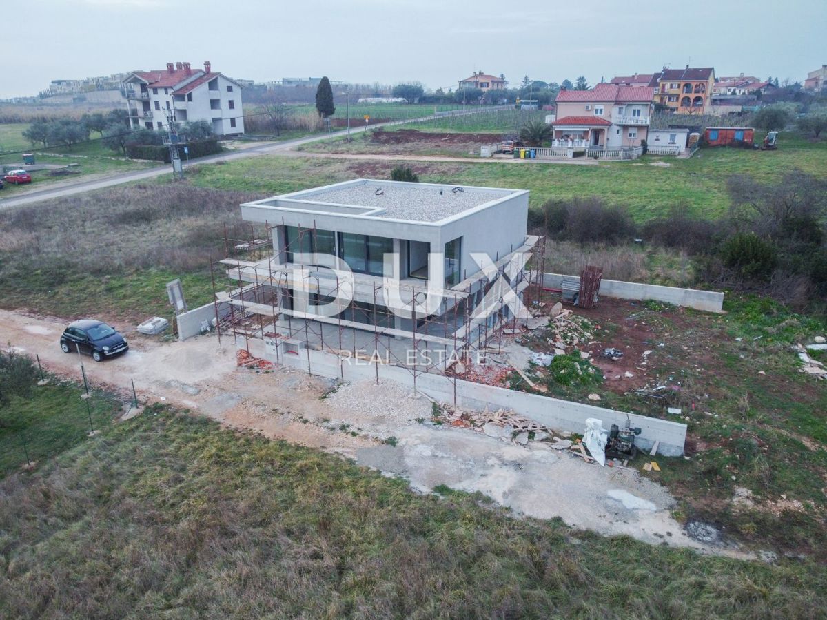 UMAGO, SAVUDRIJA - villa di lusso con piscina vicino ai resort Kempinski e Petram, vicino alla spiaggia!