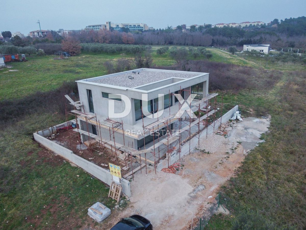 UMAGO, SAVUDRIJA - villa di lusso con piscina vicino ai resort Kempinski e Petram, vicino alla spiaggia!