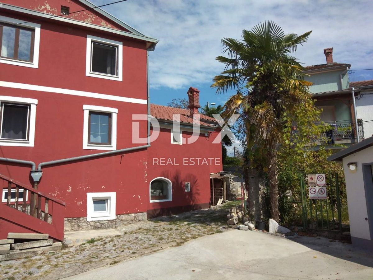 ABBAZIA, MATULJI, JURDANI - casa con garage e giardino di 863 m2!!! OPPORTUNITÀ!!!