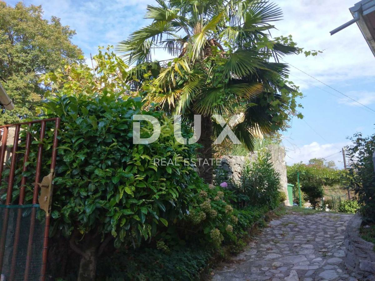 ABBAZIA, MATULJI, JURDANI - casa con garage e giardino di 863 m2!!! OPPORTUNITÀ!!!