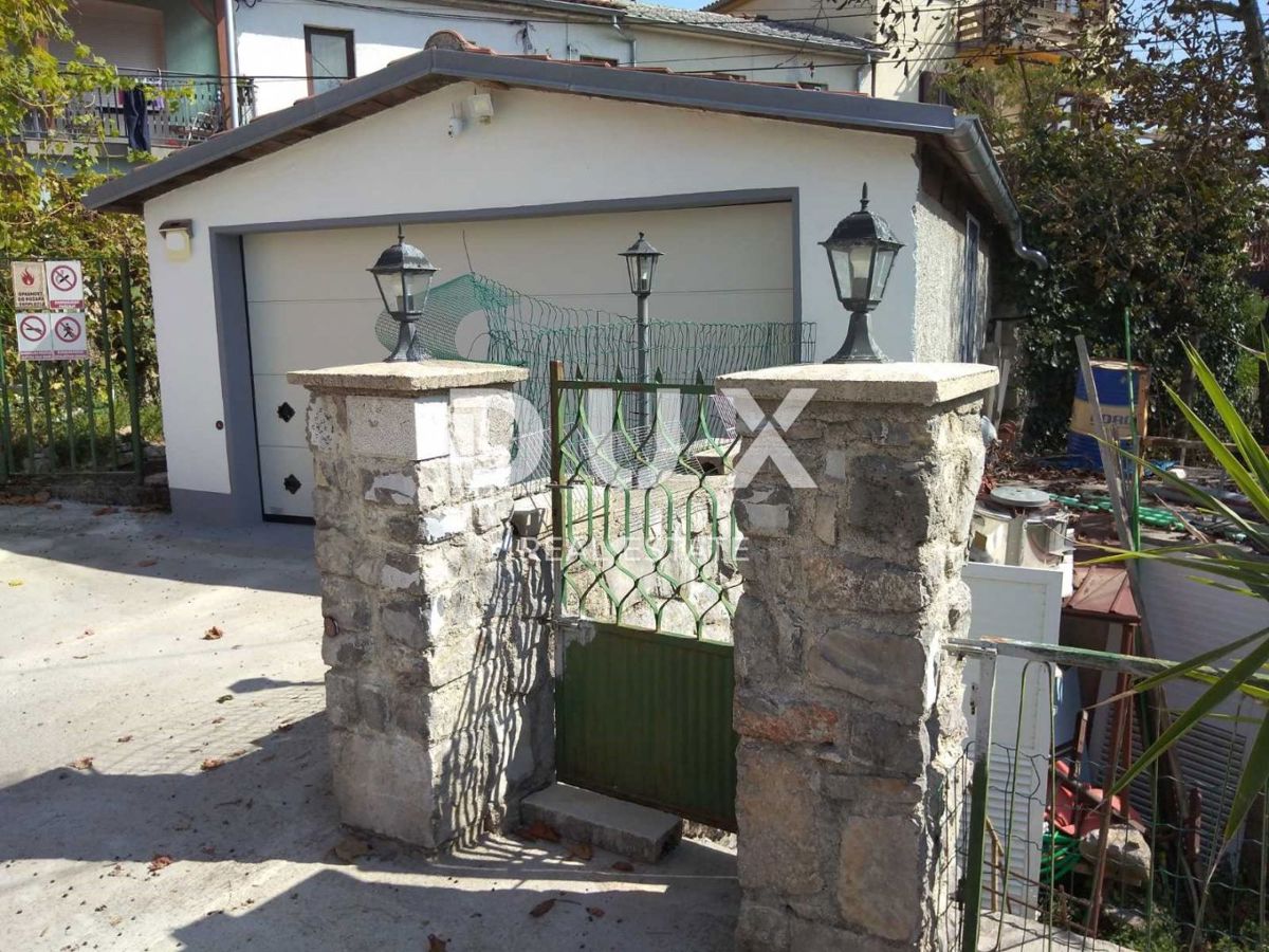 ABBAZIA, MATULJI, JURDANI - casa con garage e giardino di 863 m2!!! OPPORTUNITÀ!!!