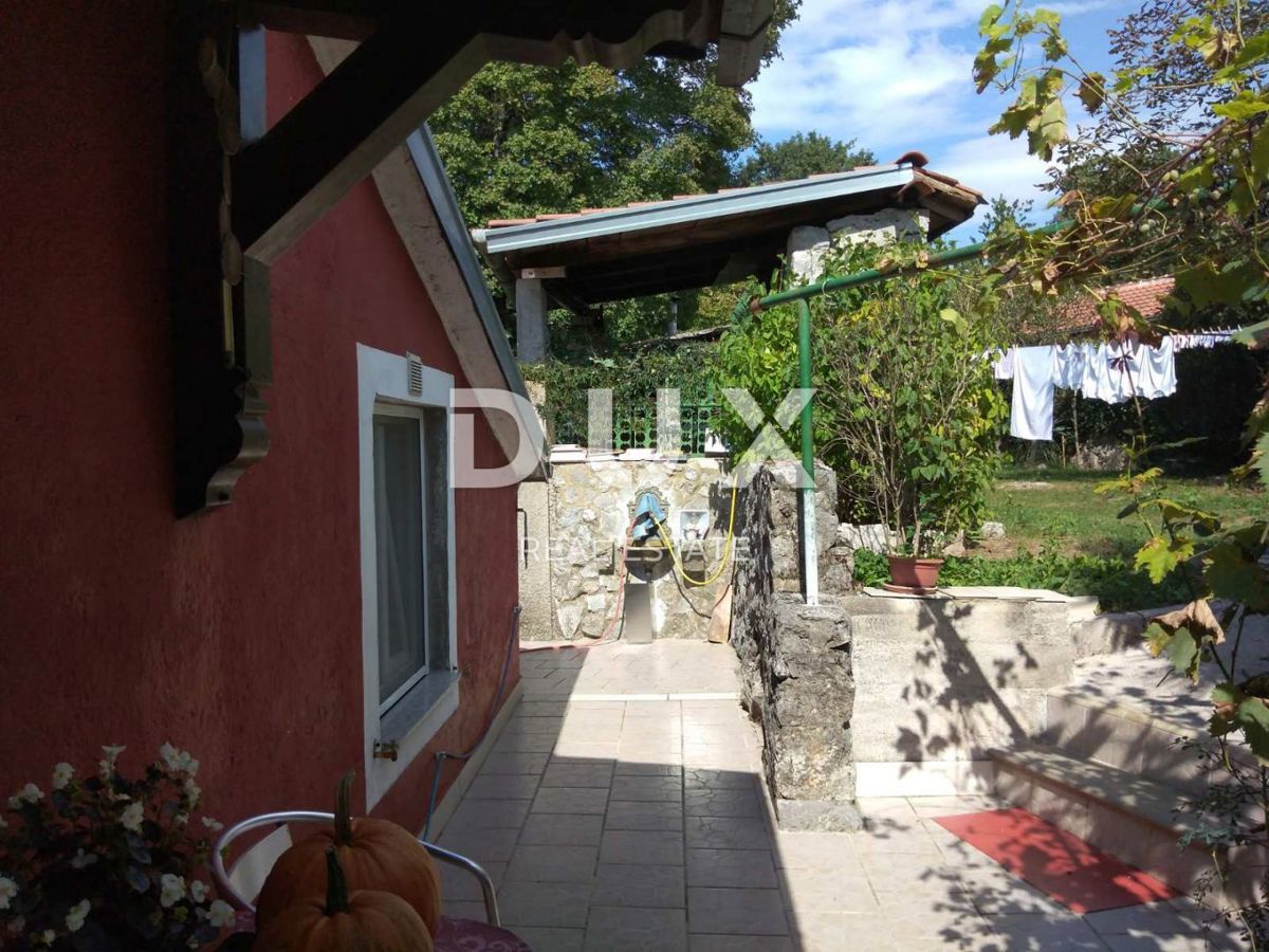 ABBAZIA, MATULJI, JURDANI - casa con garage e giardino di 863 m2!!! OPPORTUNITÀ!!!