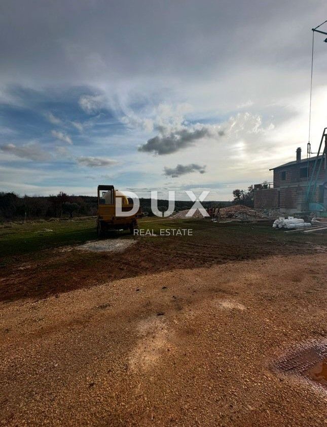 ISTRIA, VERTENIGLA - Terreno edificabile immerso nella natura
