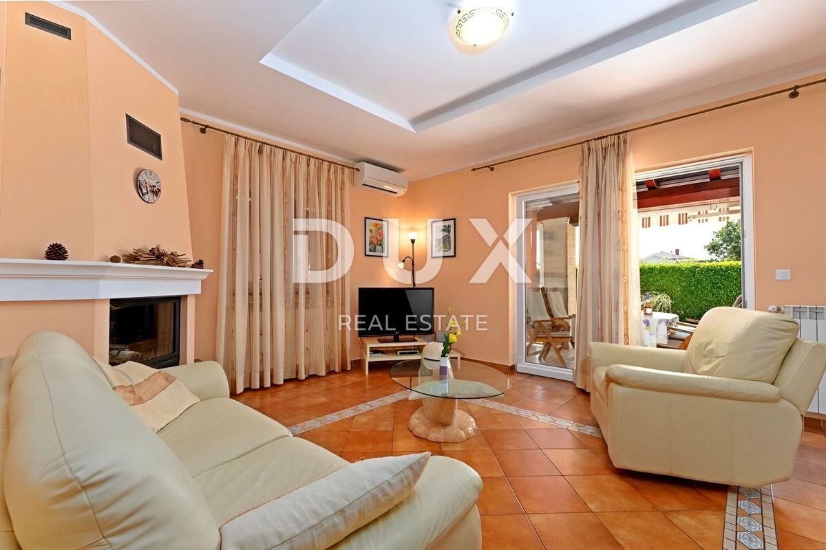 ISTRIA, PARENZO - Casa con piscina