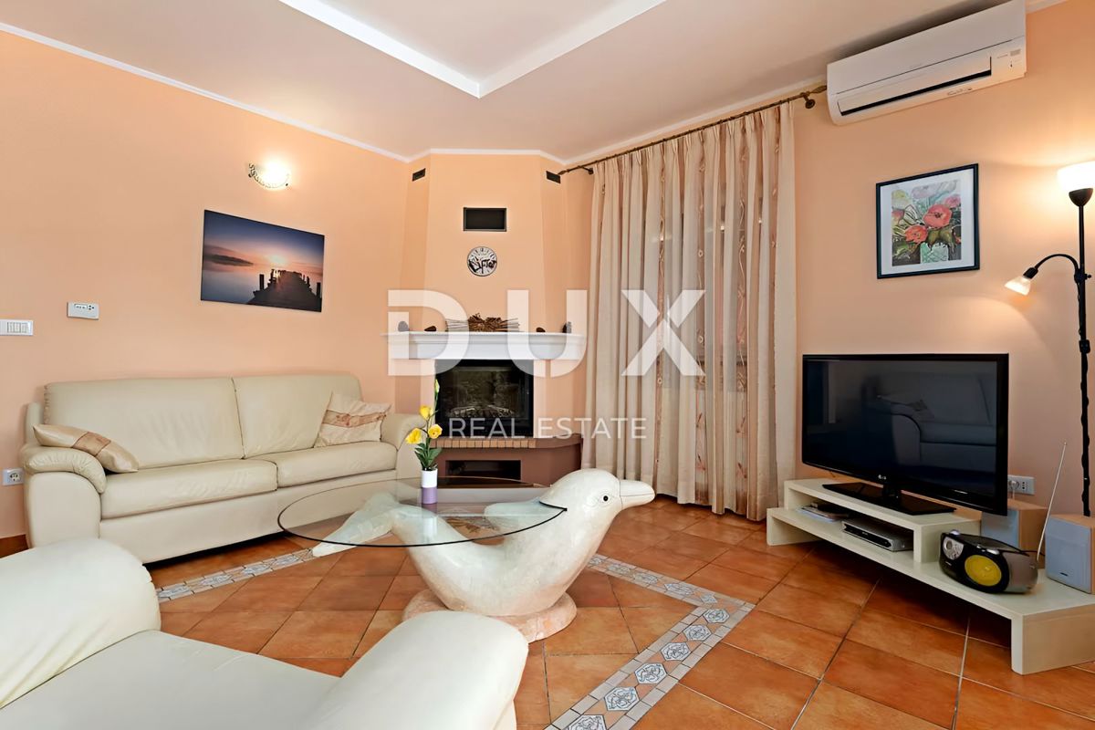 ISTRIA, PARENZO - Casa con piscina