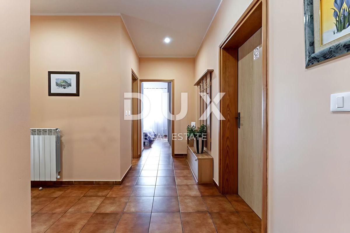 ISTRIA, PARENZO - Casa con piscina