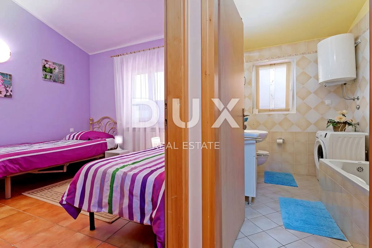 ISTRIA, PARENZO - Casa con piscina