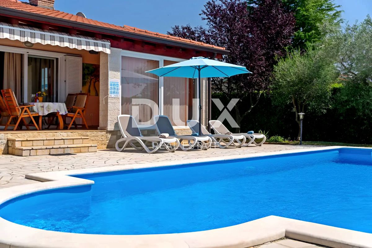 ISTRIA, PARENZO - Casa con piscina