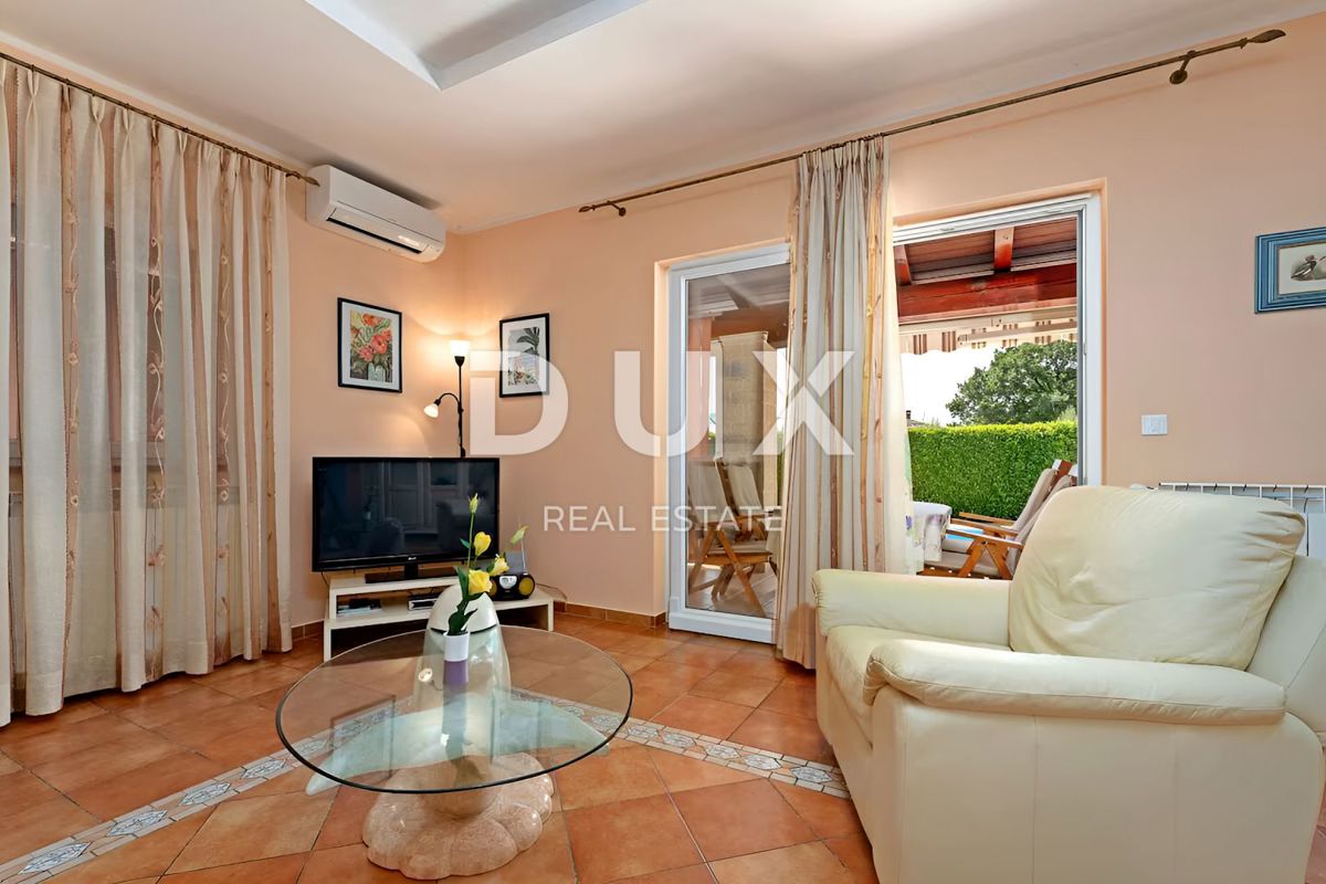 ISTRIA, PARENZO - Casa con piscina