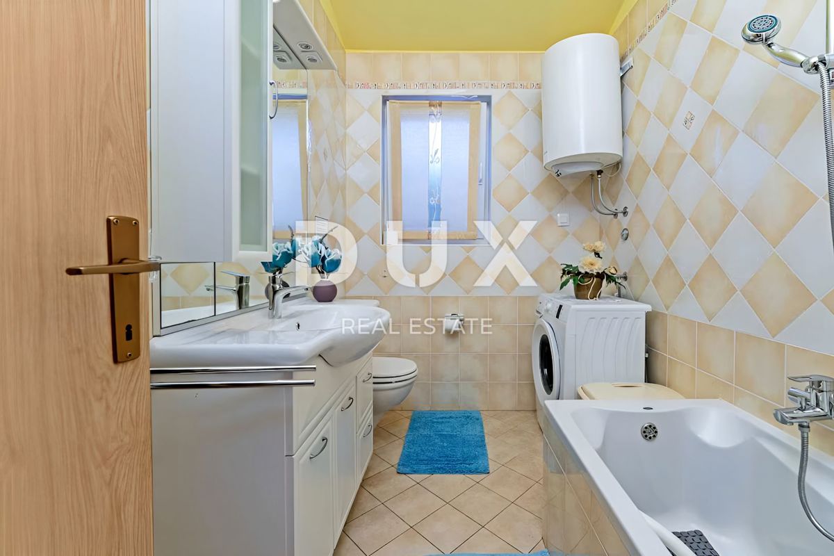 ISTRIA, PARENZO - Casa con piscina