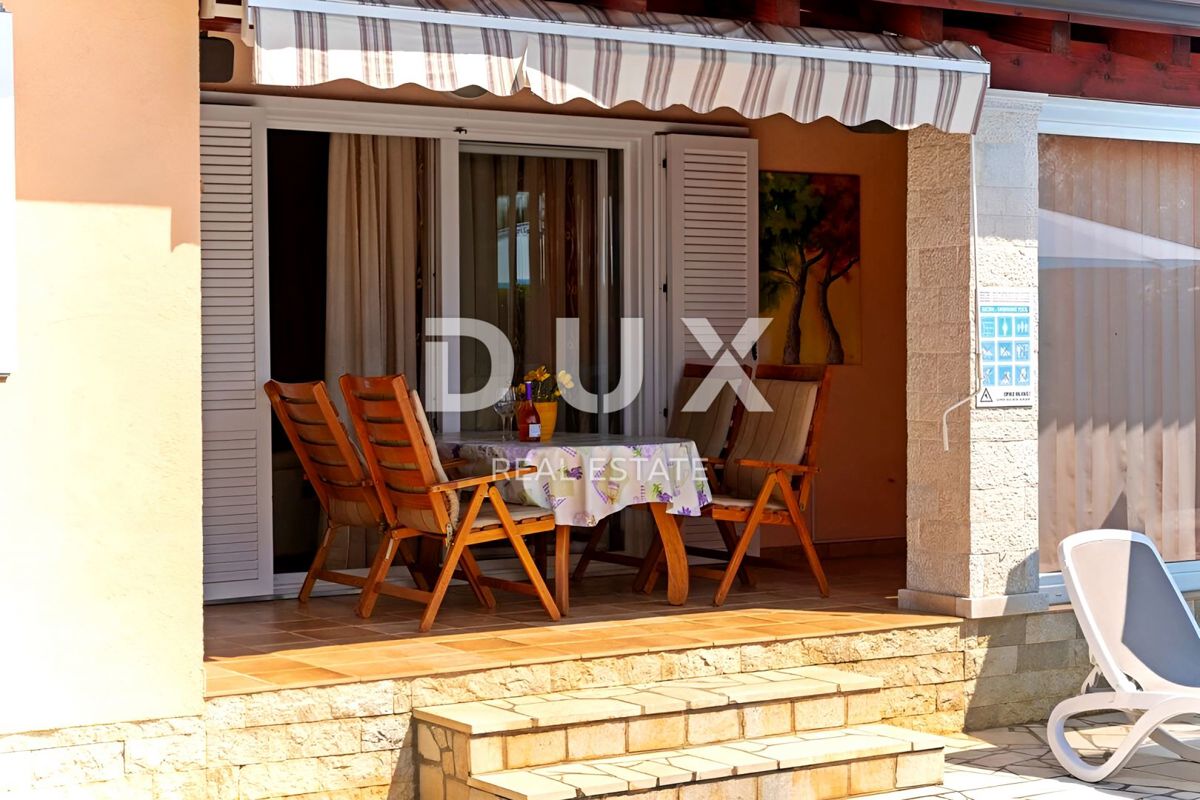 ISTRIA, PARENZO - Casa con piscina