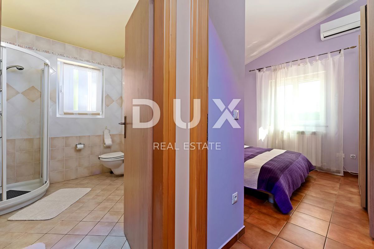 ISTRIA, PARENZO - Casa con piscina