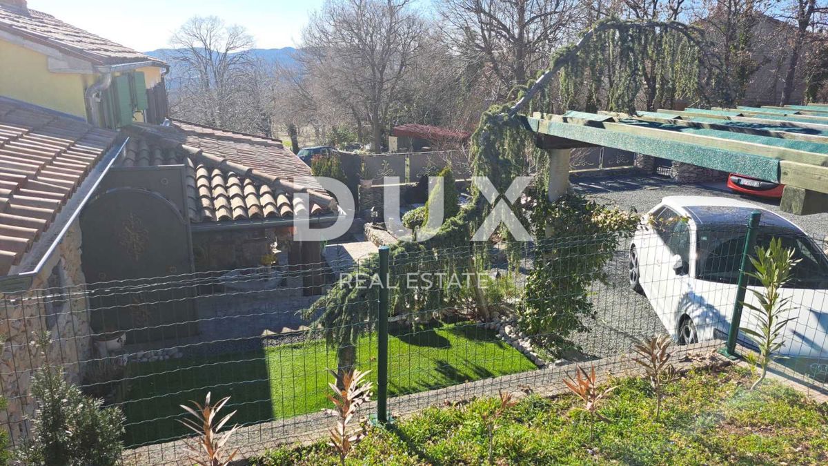 ISTRIA, LUPOGLAV - Casa in pietra ai margini del villaggio con ampio giardino