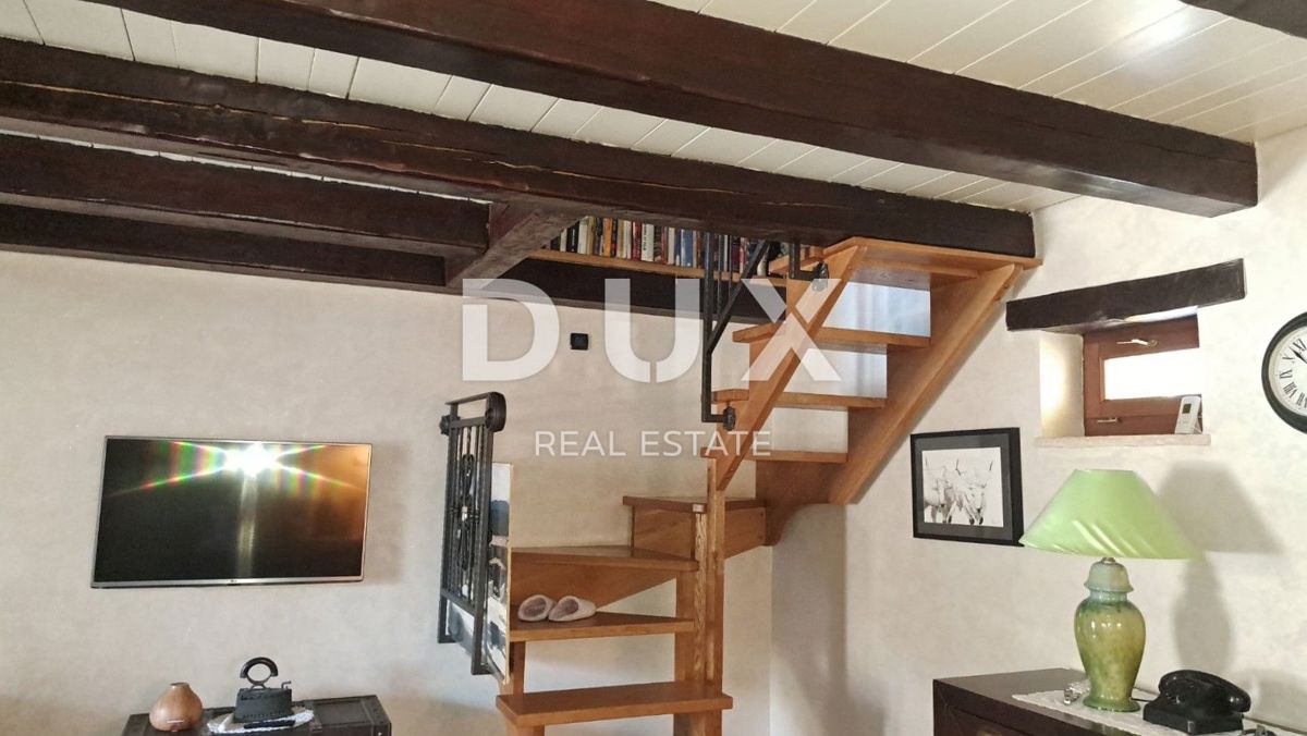 ISTRIA, LUPOGLAV - Casa in pietra ai margini del villaggio con ampio giardino
