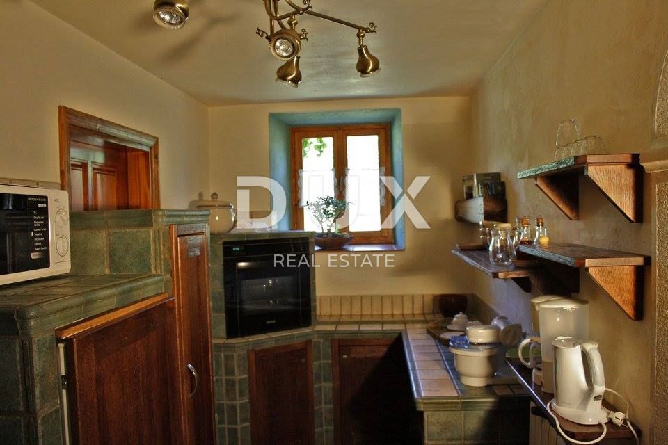 ISTRIA, ŽMINJ - Autentica casa in pietra istriana con piscina