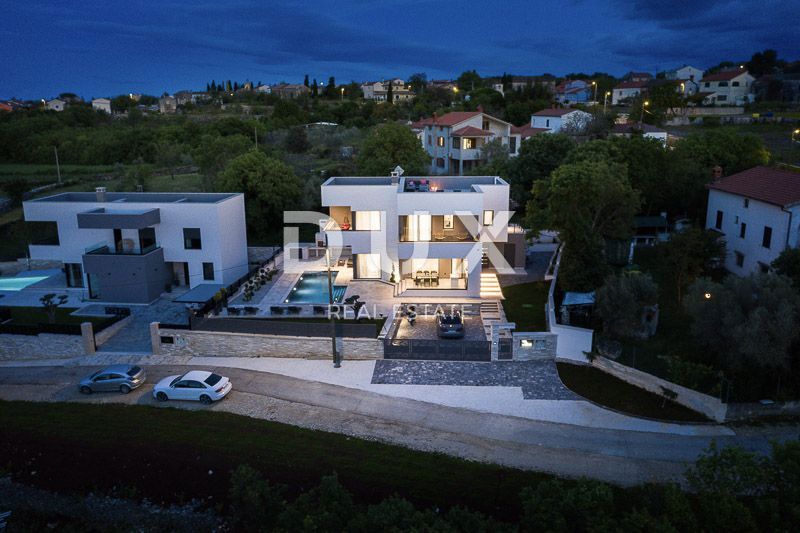 ISTRIA, RAKALJ - Bellezza paradisiaca con vista panoramica sul mare!